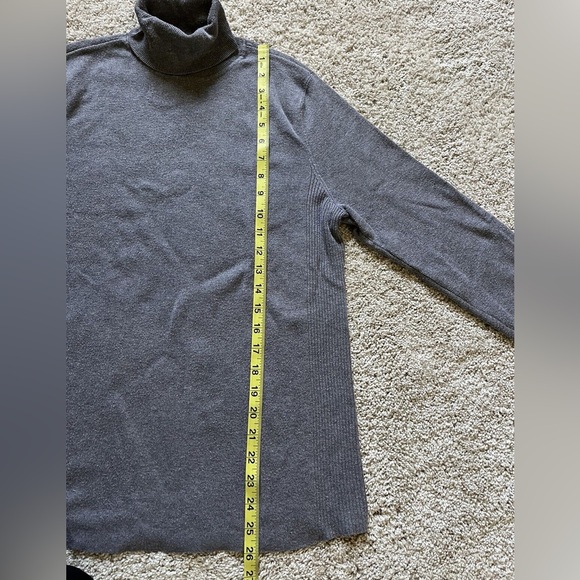 Chicos Women’s Gray Turtleneck Long Sleeve Size 2 Large Rayon Stretch - Picture 4 of 10